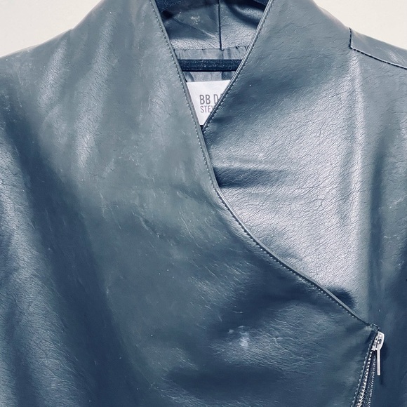 BB DAKOTA STEVE MADDEN DESIGNER FAUX LEATHER ASSYM ZIPPER EDGY MOTO JACKET SZ M - Picture 3 of 6